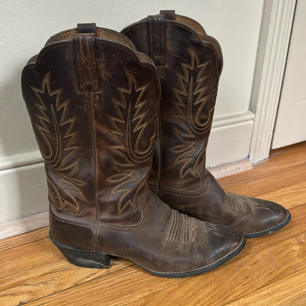 Ariat women’s Heritage boot 8.5 rustic brown
